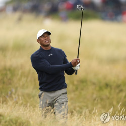 '골프 황제' 우즈, 통증 완화를 위한 허리 수술 받다