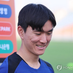 황인범, 네덜란드 프로축구 데뷔골로 이주의 선수 선정