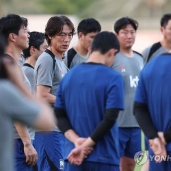 홍명보호, 오만 전서 첫 승 도전...한국 축구의 운명을 가를 오만전