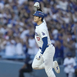 '누가 막을쏘냐' 오타니, MLB 포스트시즌 첫 경기에서 동점 3점 홈런 폭발