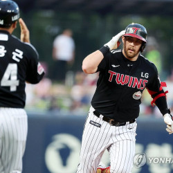 오스틴 딘, LG 외국인 타자로 5년 만에 KBO 월간 MVP 수상