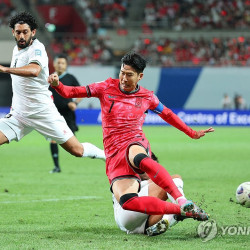 축구협회, 서울월드컵경기장 홈 경기장 변경 가능성 통보...잔디 상태 악화로 대체 장소 검토