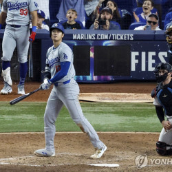 일본 언론, 오타니의 대기록에 열광...커미셔너, 오타니의 업적을 자랑스럽게 여겨