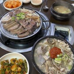 양이 어마어마한 순대 국밥집..!