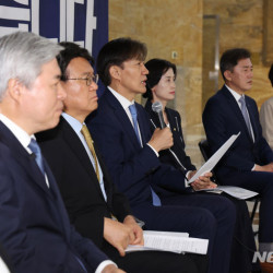 황운하 여당 '법사·운영위장' 요구 부적절…원구성 마쳐야