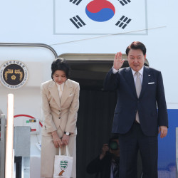 윤, 5박7일 중앙아 3개국 순방…투르크로 출국