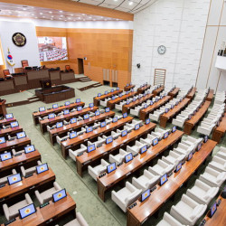 '국회보다 낫네' 서울시의회는 주민 청원하면 폐기 불가