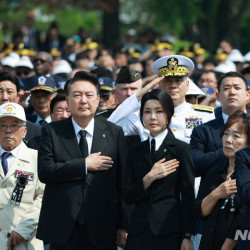 윤 북 비열한 도발 좌시 않을 것…'통일 대한민국', 우리가 강해져야 가능(종합)