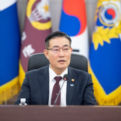 [단독]신원식, 북 오물풍선 살포에 전군 휴일 정상근무 지시(종합)