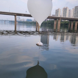 北, 어제부터 오물풍선 330여개 살포…80여개 南낙하