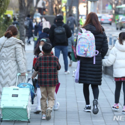 출·퇴근길 자녀 등·하교 시키다 교통사고→'공무상 재해' 인정