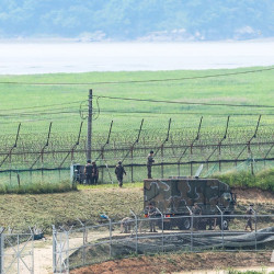 대북방송 당분간 멈춘다…남북 긴장 수위 조절